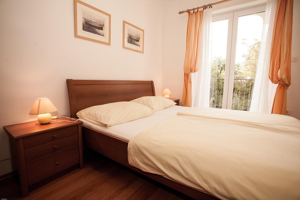 Apartments Bogovic Malinska Eksteriør bilde