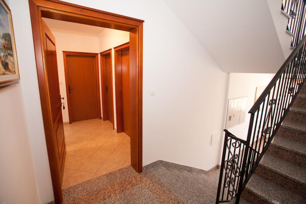 Apartments Bogovic Malinska Eksteriør bilde