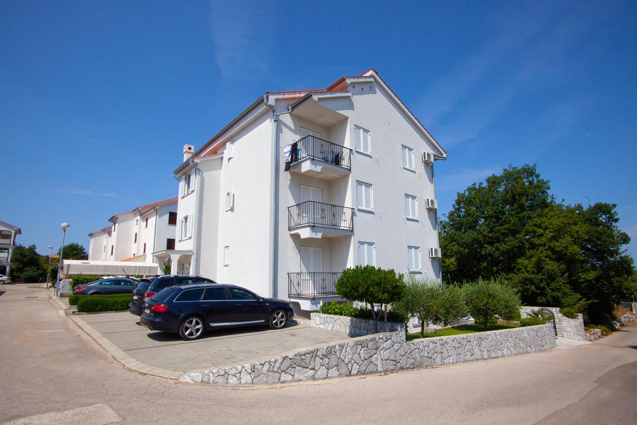 Apartments Bogovic Malinska Eksteriør bilde